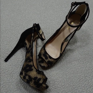Nine West Ankle Strap Peep Toe Heels Size 8.5